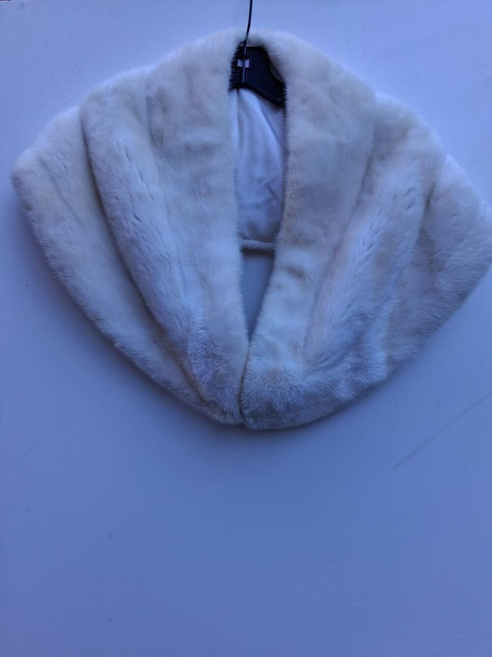 Mink fur stole/capelet with hook closure, off-white